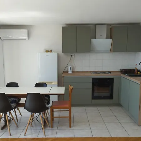 Sea View With Terrace Near The Апартаменти *