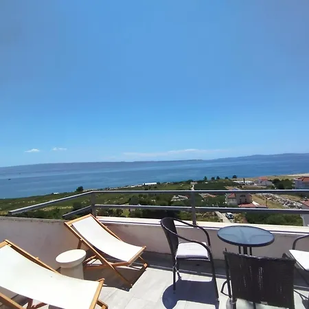 Daire Sea View With Terrace Near The