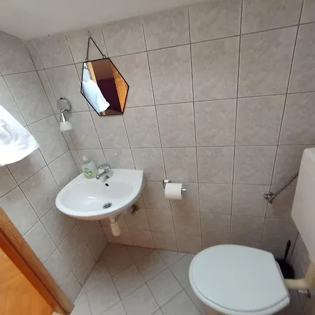 Sea View With Terrace Near The Apartman Split